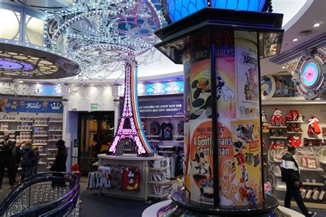 disney stores champs elysées